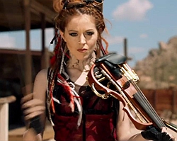 小提琴少女Lindsey Stirling最新单曲《Roundtable Rival》MV首播 